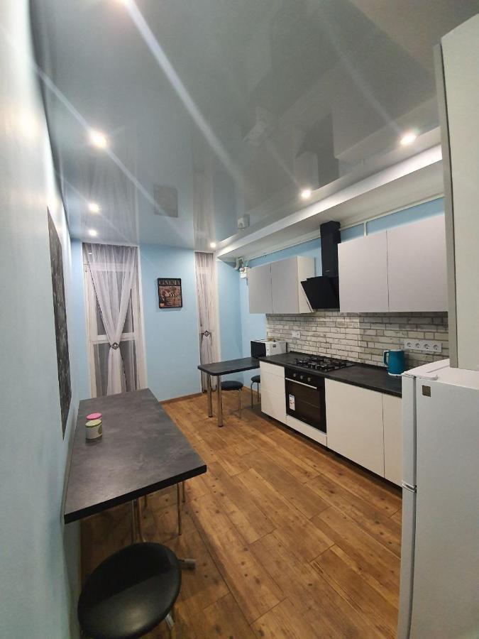 Avalon На Чорновола Apartamento Leópolis Exterior foto