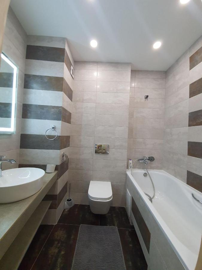 Avalon На Чорновола Apartamento Leópolis Exterior foto