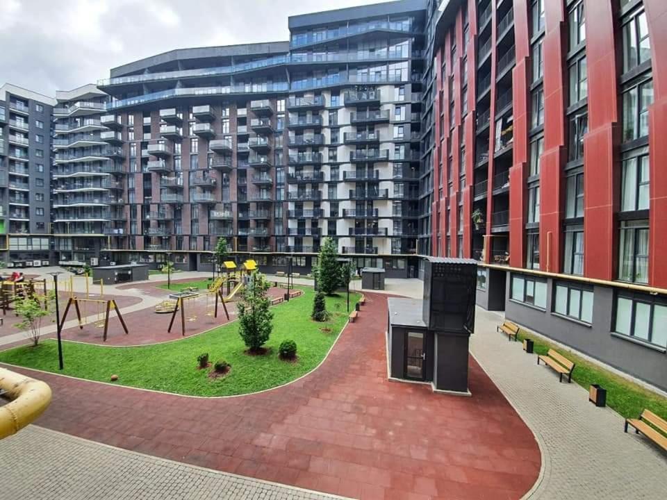 Avalon На Чорновола Apartamento Leópolis Exterior foto